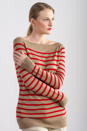 Sweter w paski beżowo - czerwony